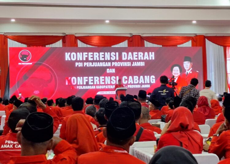 Pimpinan 11 DPC PDIP  Provinsi Jambi, Ihsan Yunus di Kota Jambi, Gus Dayat di Bungo