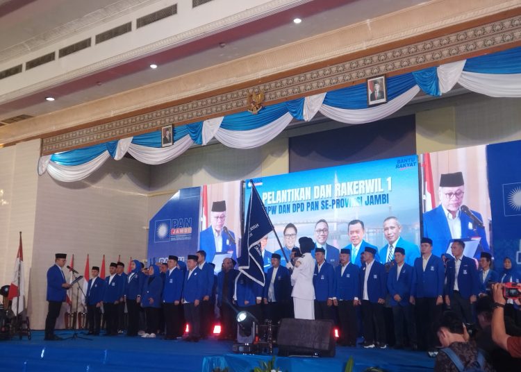 Zulhas Lantik Pengurus DPW dan 11 DPD PAN se-Provinsi Jambi, Kader Harus Loyal dan Komitmen Berjuang