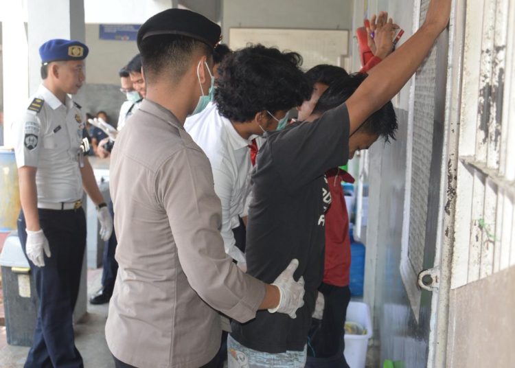 Komitmen Zero HALINAR, Lapas Narkotika Muara Sabak Gelar Razia Bersama Polres Tanjabtim
